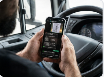 Leitura do comprovante pelo WhatsApp dentro do caminhão